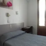Au Tropico Hotel