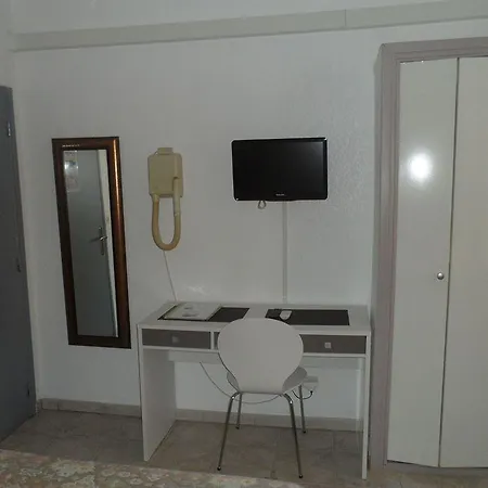 Hotell Au Tropico