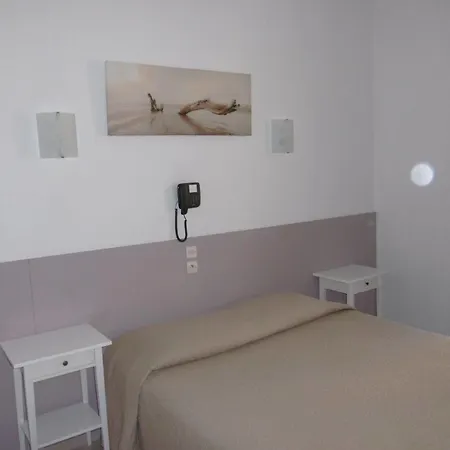 Отель Au Tropico Жуан-ле-Пен