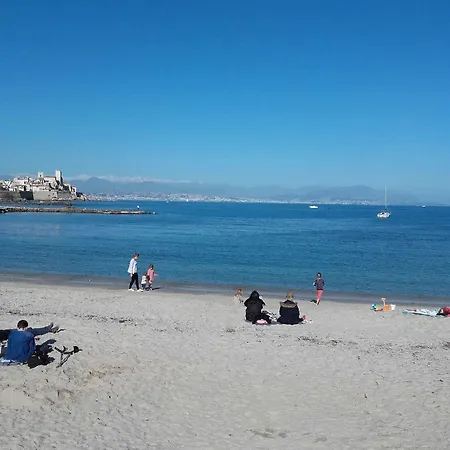 Отель Au Tropico 2*