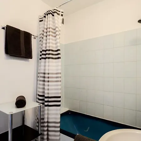 Au Tropico Otel