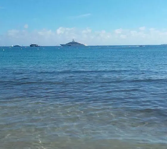 Au Tropico 2* Ζουάν λε Πιν